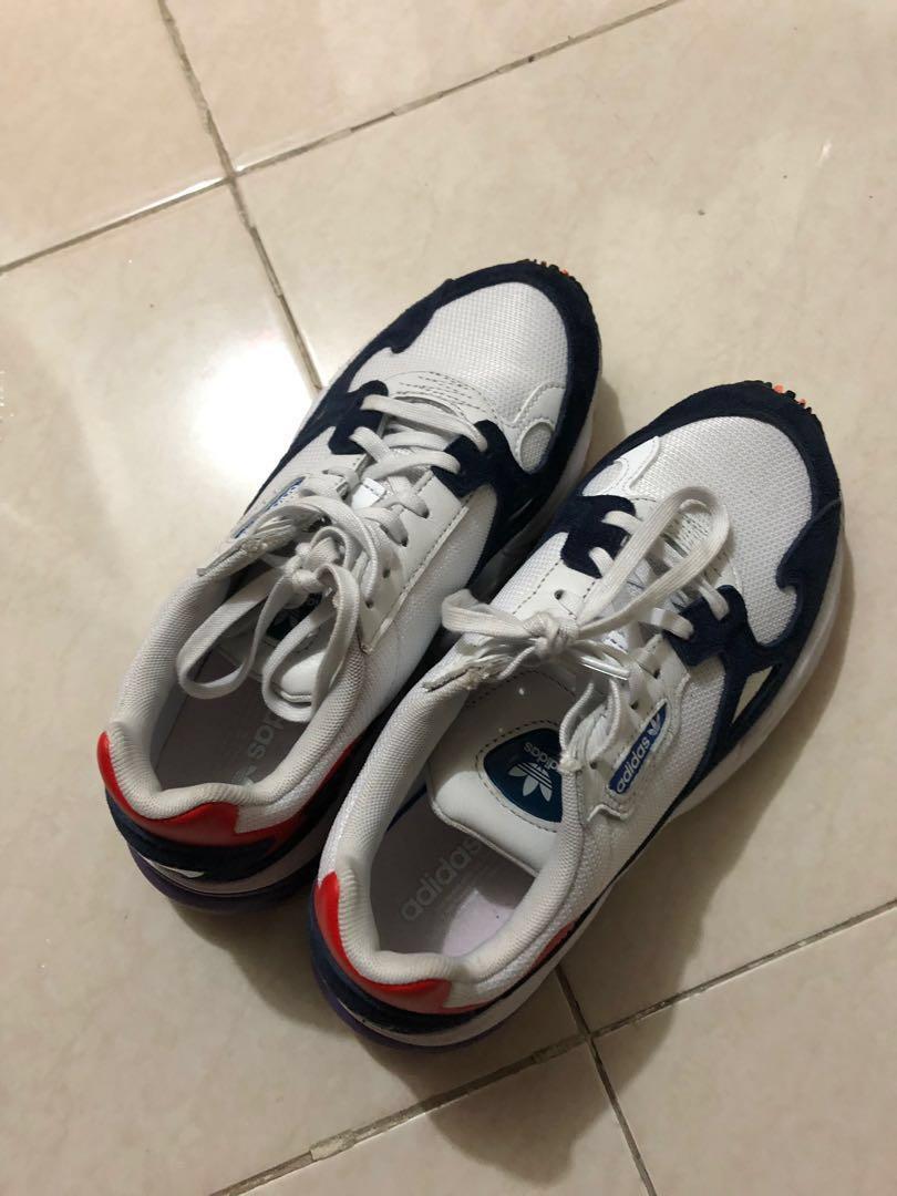 adidas falcon original