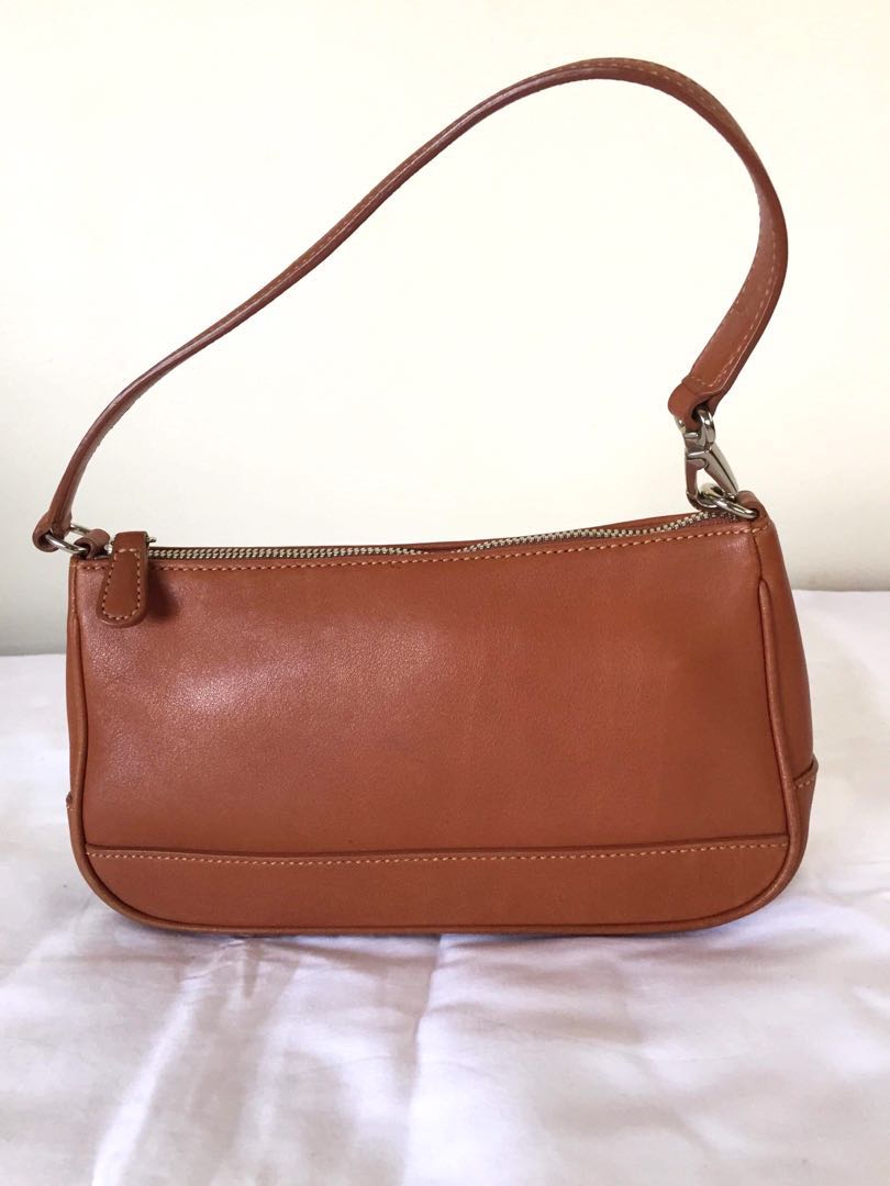 NEW AUTHENTIC COACH HAMPTON TAN DEMI BAGUETTE WRISTLET