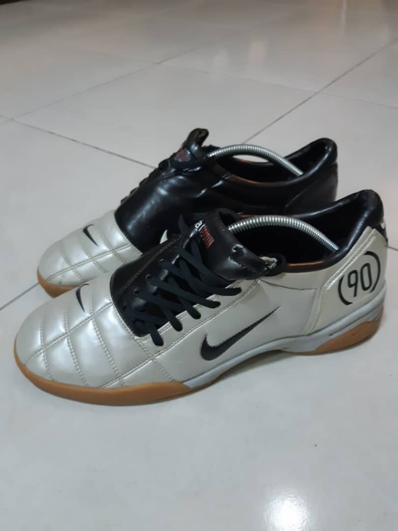 Nike Total 90 Futsal years of 2005, Men's Fashion, Footwear, Sneakers ...