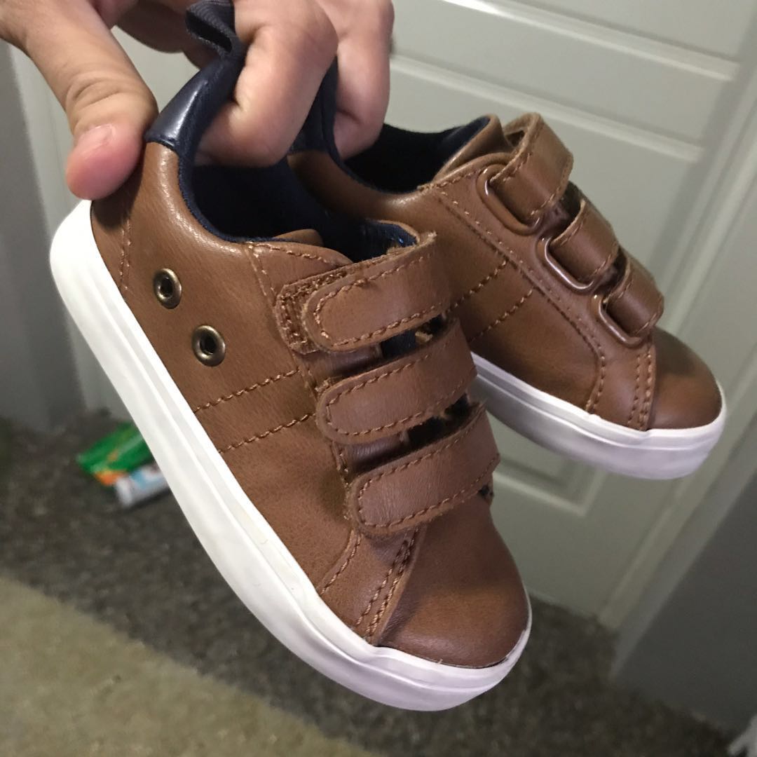 Old navy boys store shoes
