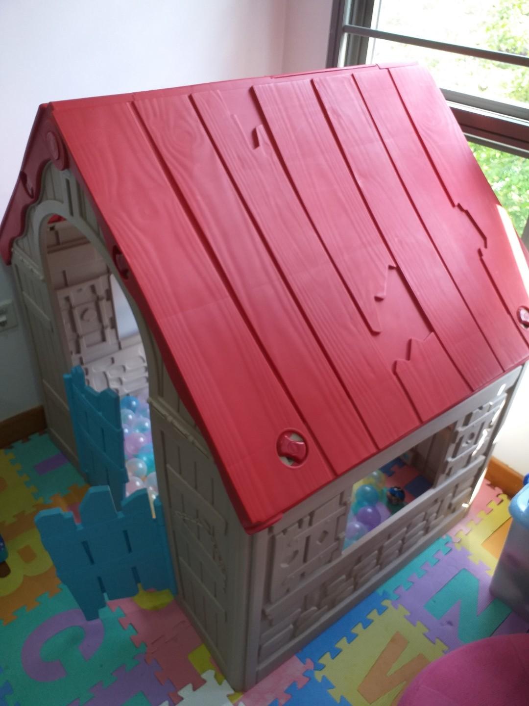 Playhouse Toys R Us, Hobbies & Toys, Toys & Games On Carousell