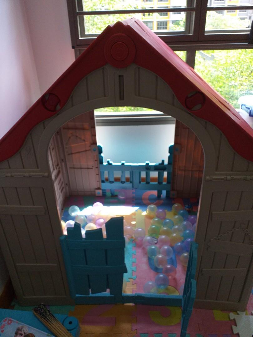 Playhouse Toys R Us, Hobbies & Toys, Toys & Games On Carousell