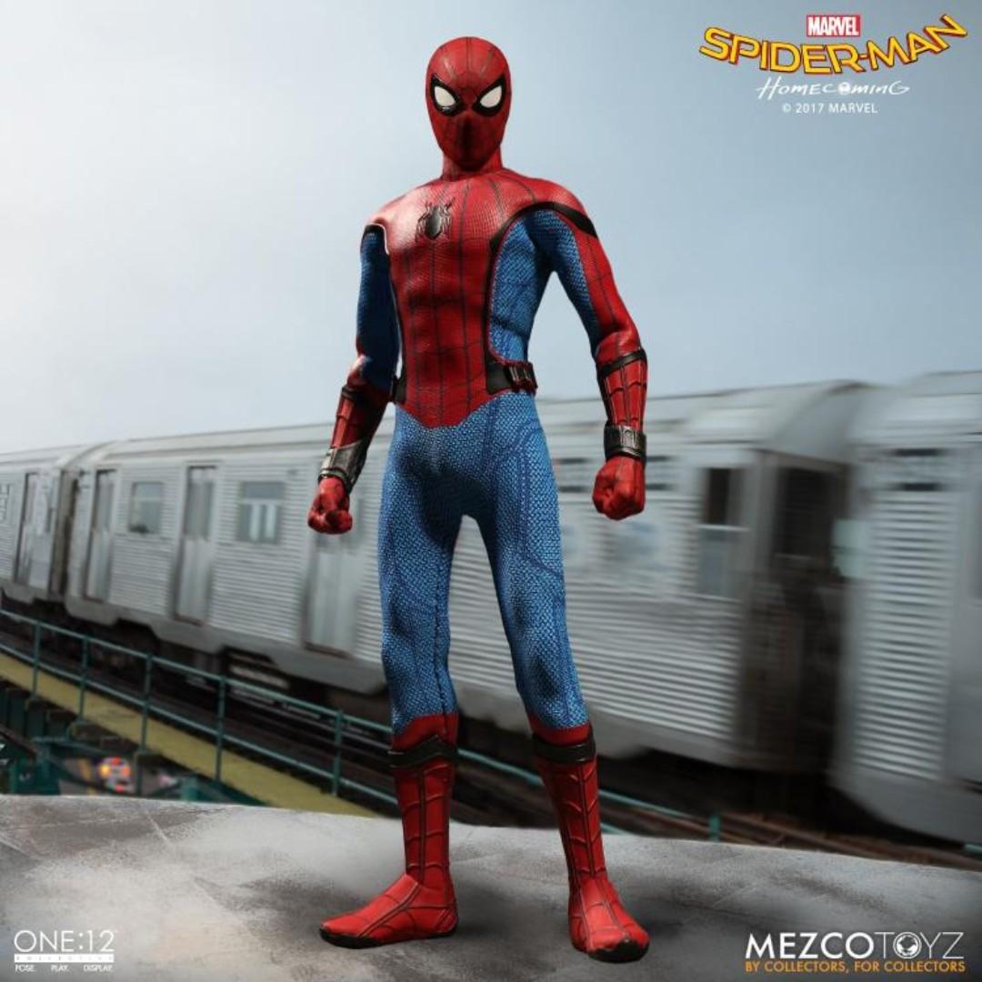 Mezco one 12 spider man deals homecoming tech suit