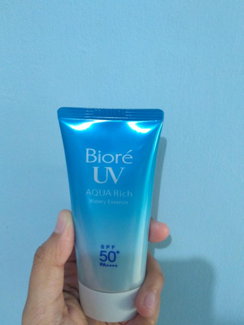 Biore Uv Aqua Rich Watery Essence Kesehatan Kecantikan Kulit Sabun Tubuh Di Carousell