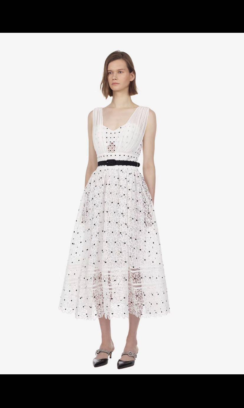 BNWT Authentic Self Portrait Hibiscus Floral Guipure Midi Dress, Women's  Fashion, Dresses & Sets, Dresses on Carousell