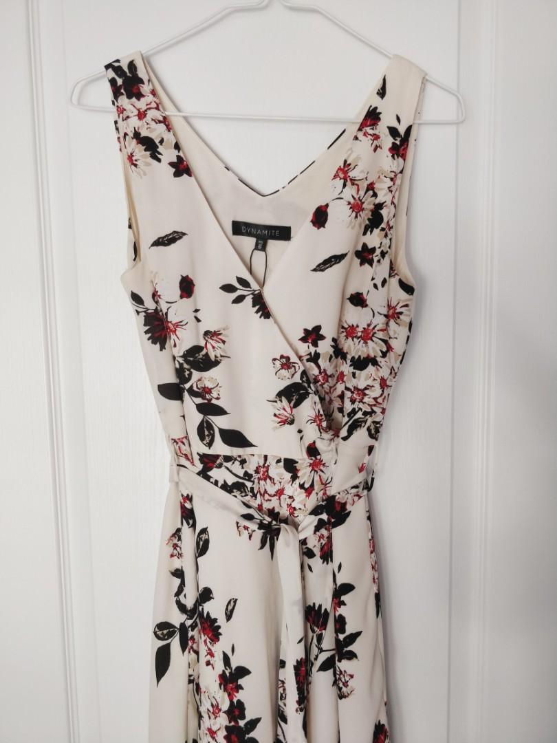 Dynamite sales floral dress