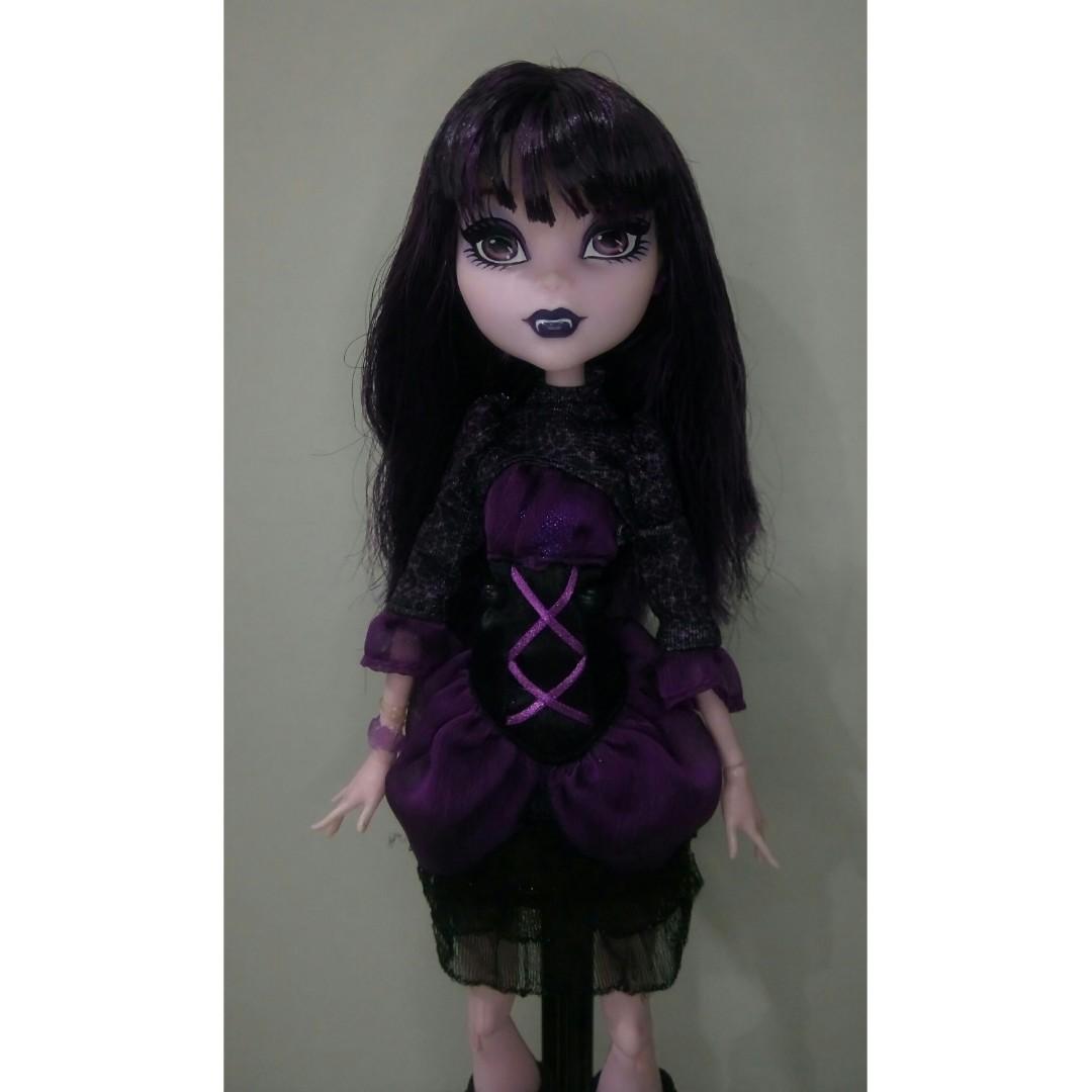 Elissabat frightfully tall sale
