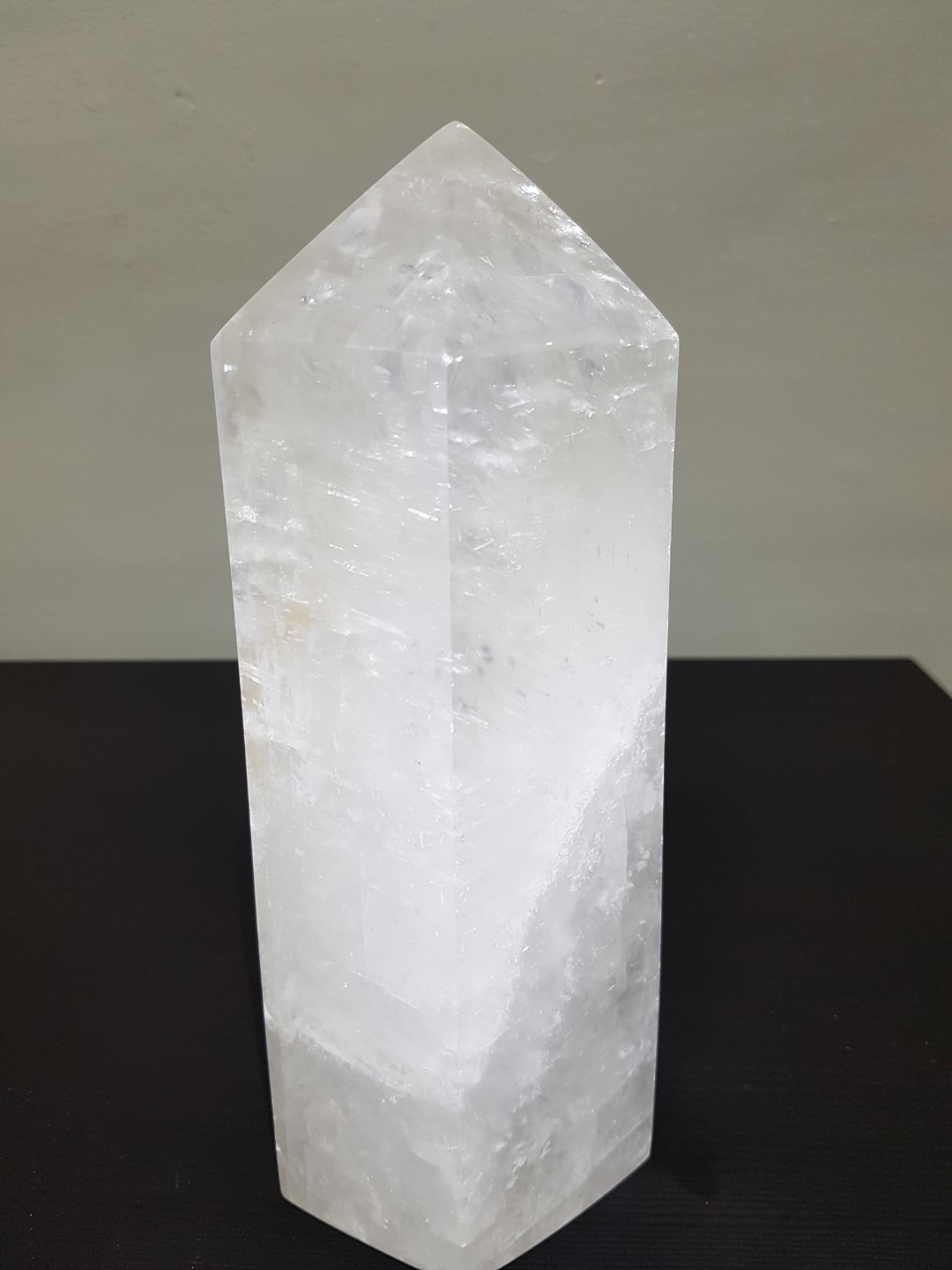White crystal quartz outlet