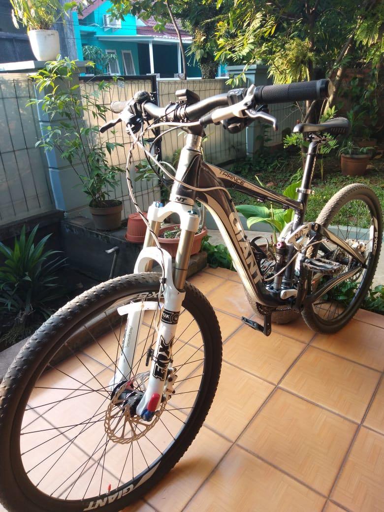 For Sale Mountain Bike Giant like new 