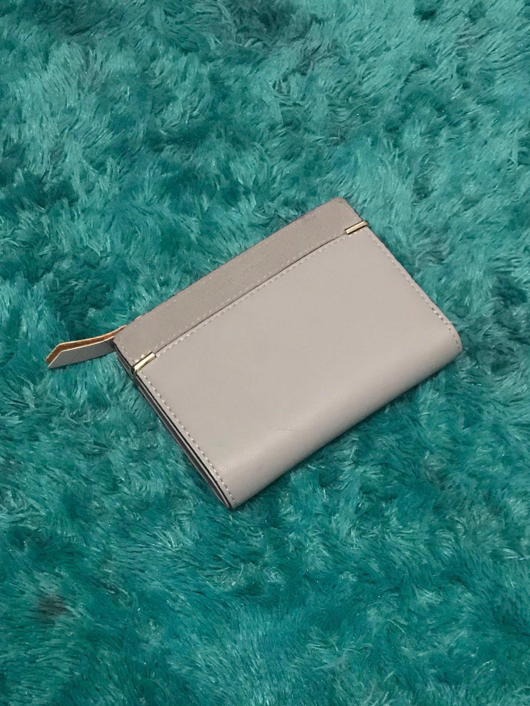 Miniso Wallet Dompet Kecil Women S Fashion Women S Bags Wallets On Carousell