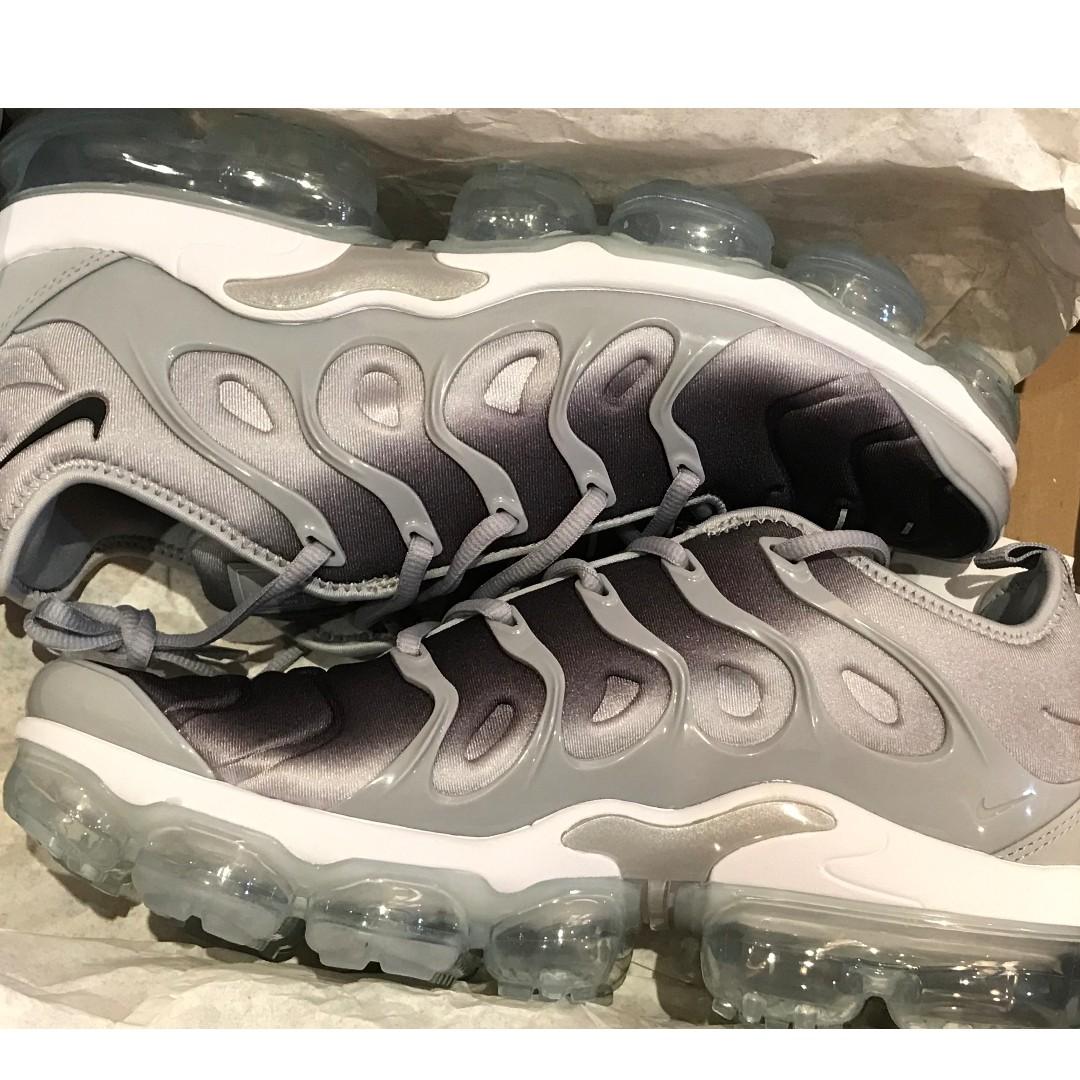 nike vapormax plus wolf grey black white