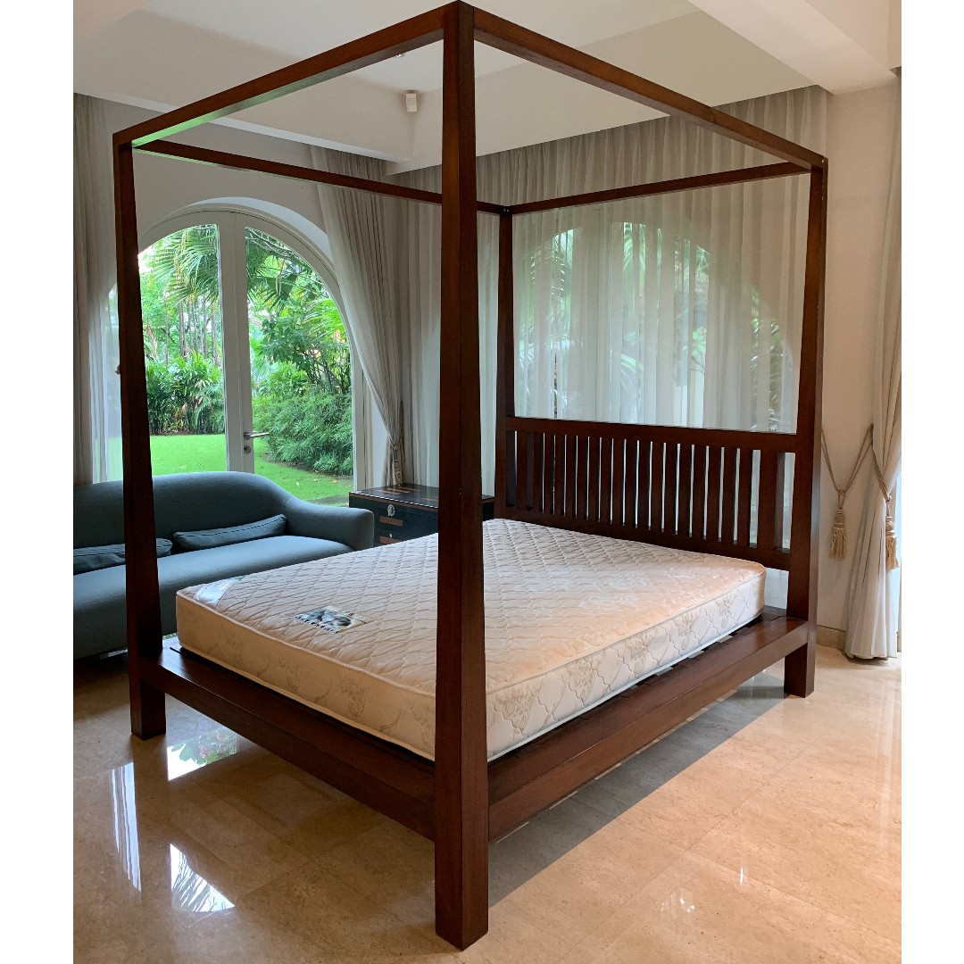 Queen poster bed on sale frame