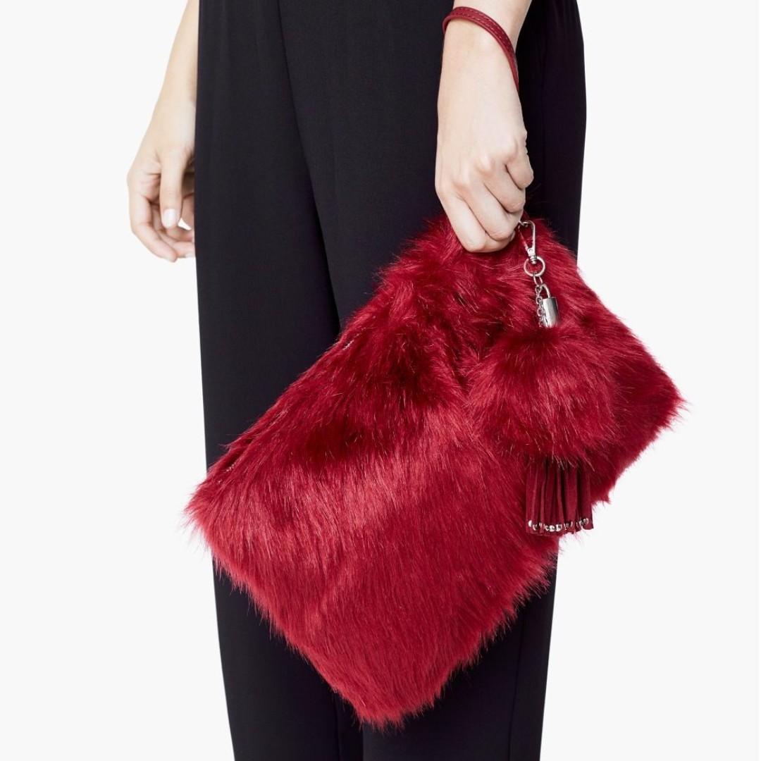 red fur clutch