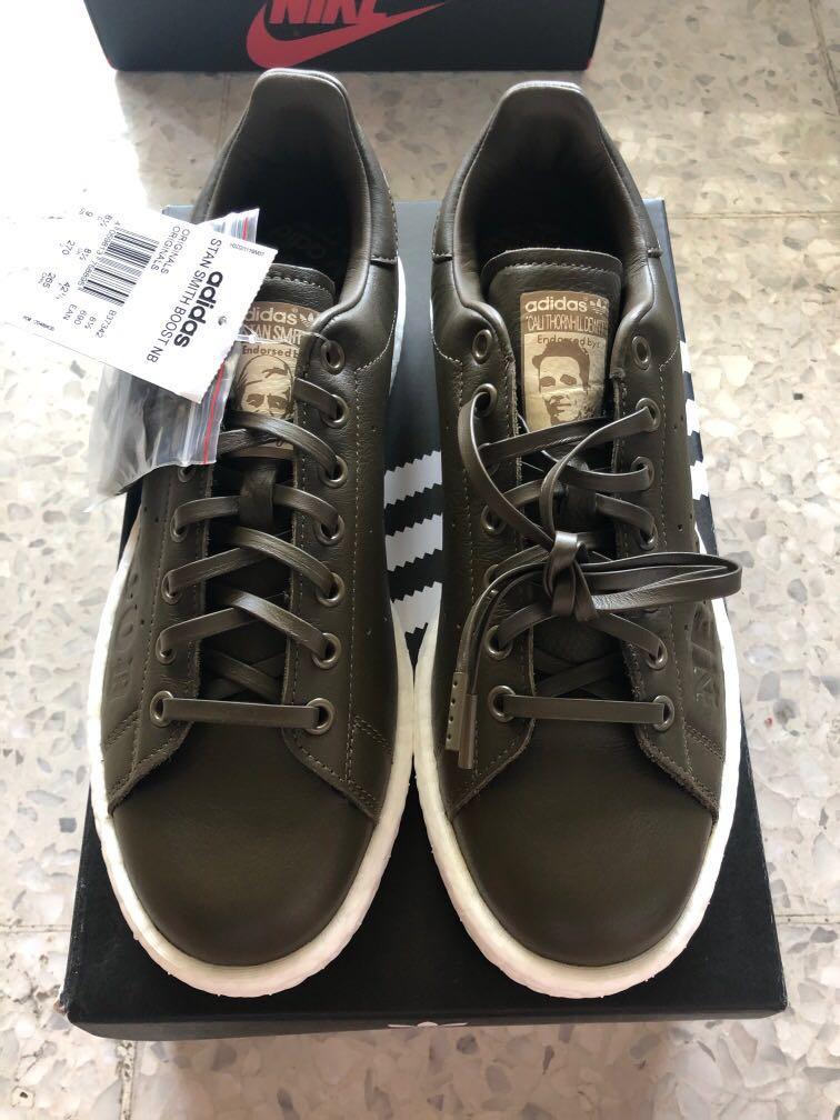 Neighborhood stan smith store boost