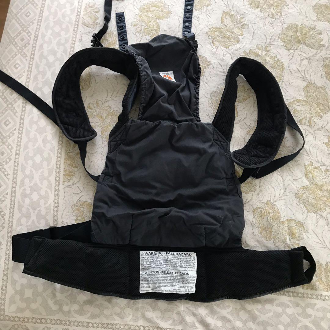 ergobaby travel stowaway