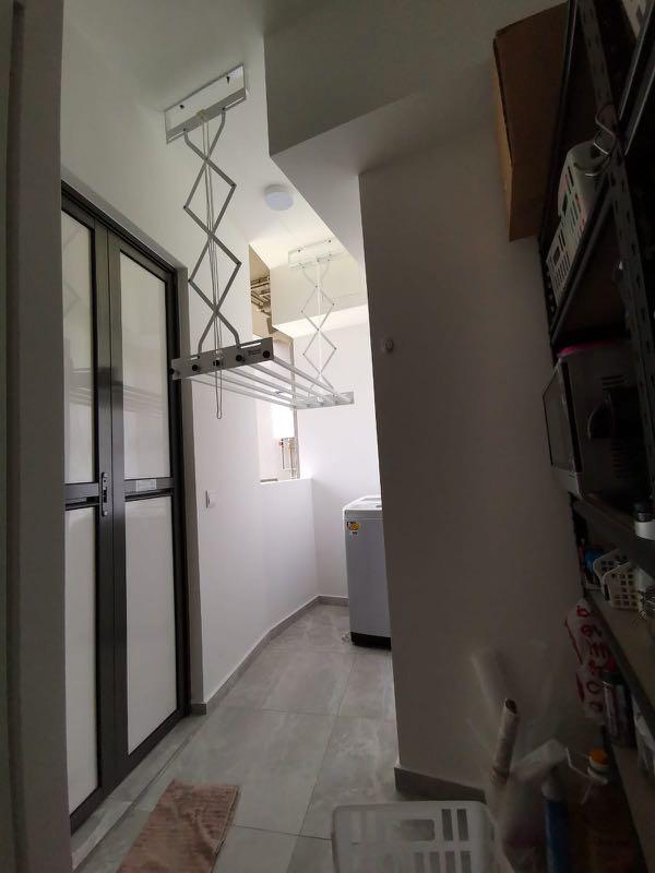 Indoor Laundry System (Manual Pulley System), Furniture & Home Living