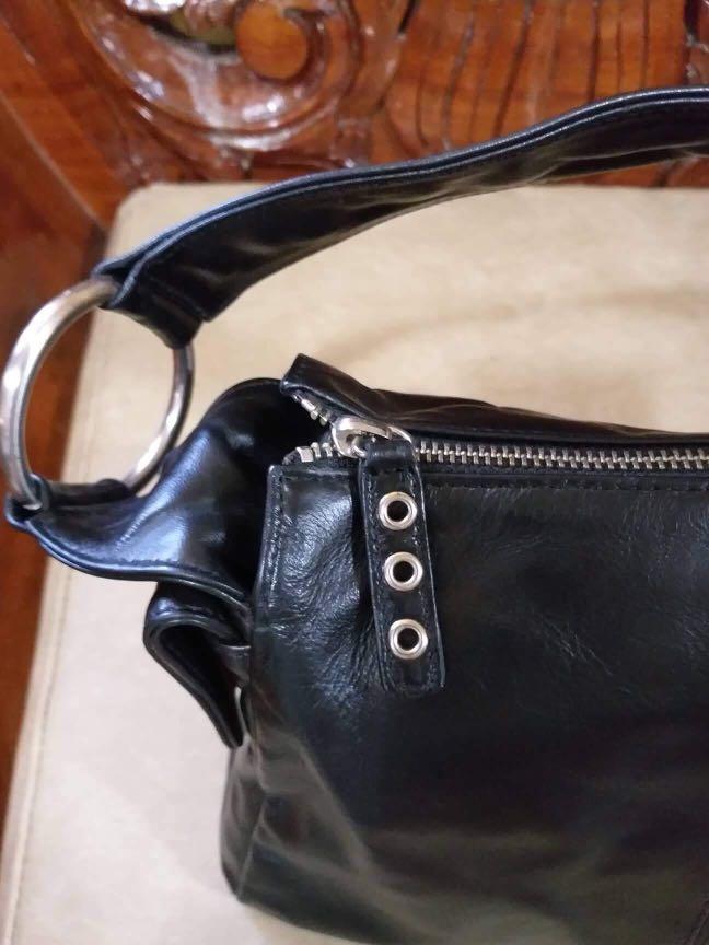 Marco Polo Leather bag (Category: Cross-body Bags) located in Manila. Submitted by jazy.aya (Listing ID 230413349, Image 2). Description: Marco Polo Small Leather Bag Good as new, no flaws💕 Kiki-kili bag Pls PM for details.