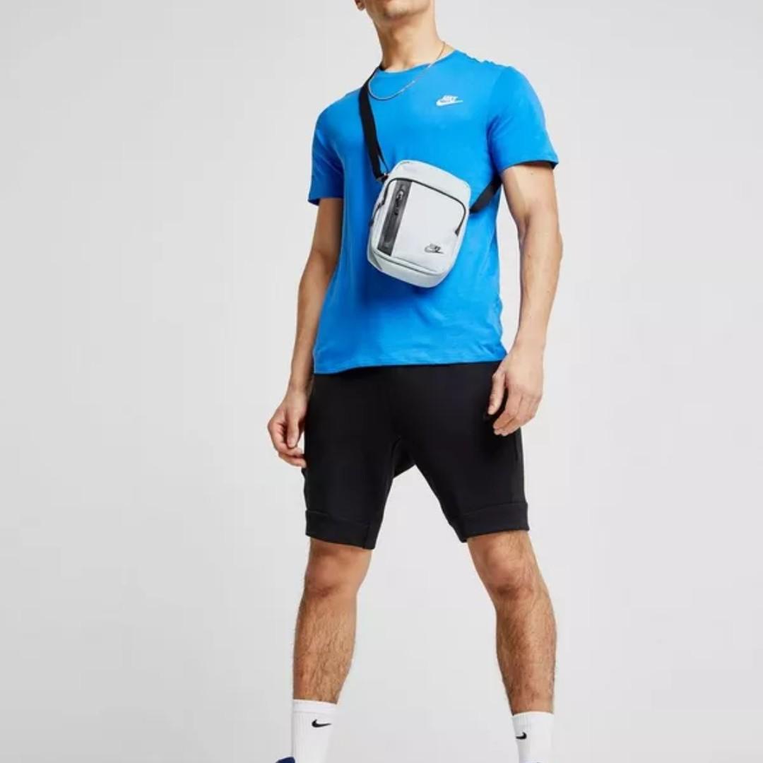 nike core logo t shirt