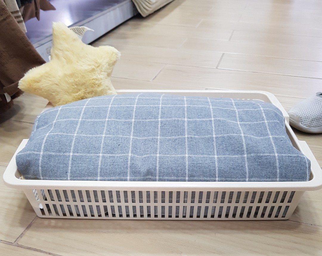 (PO) Cat/Dog basket bed, Pet Supplies, Homes & Other Pet Accessories on Carousell
