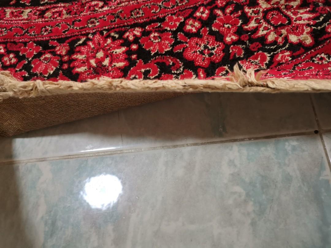 Round red carpet, Furniture & Home Living, Home Decor, Carpets, Mats