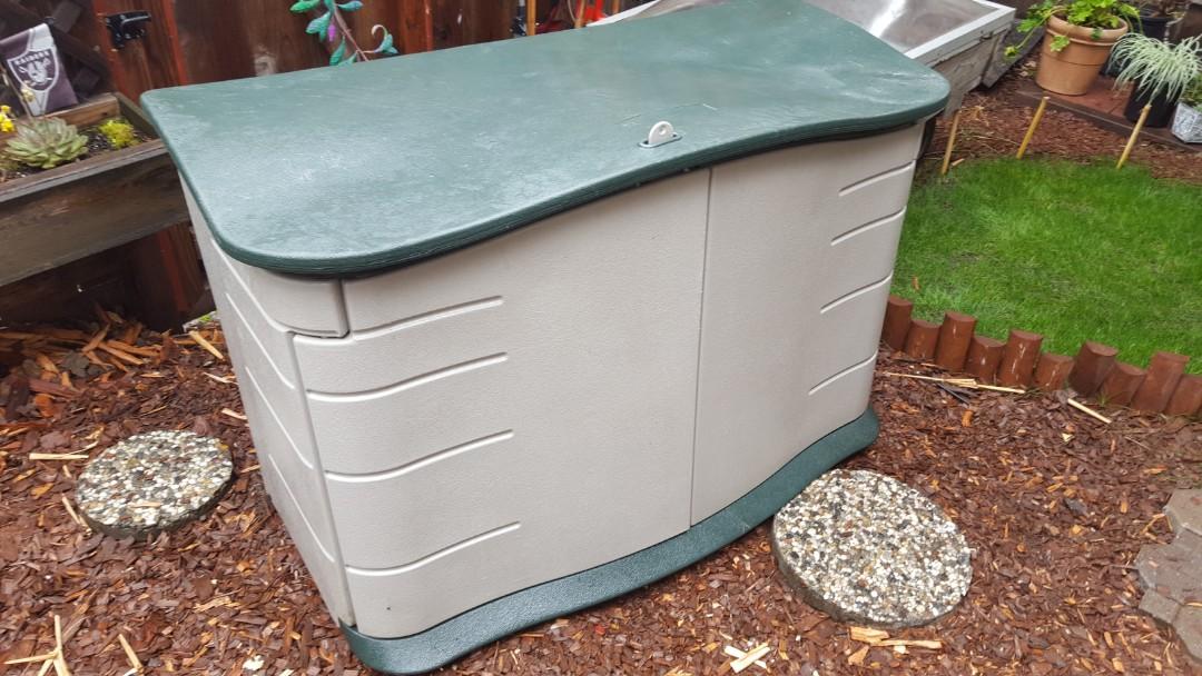 Rubbermaid Plastic Storage On Carousell