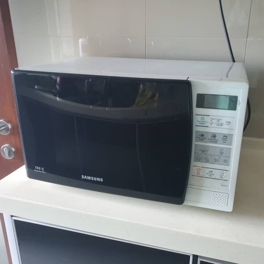 Samsung ME731K Solo Microwave Oven with Rapid Defrost, 20L, TV & Home