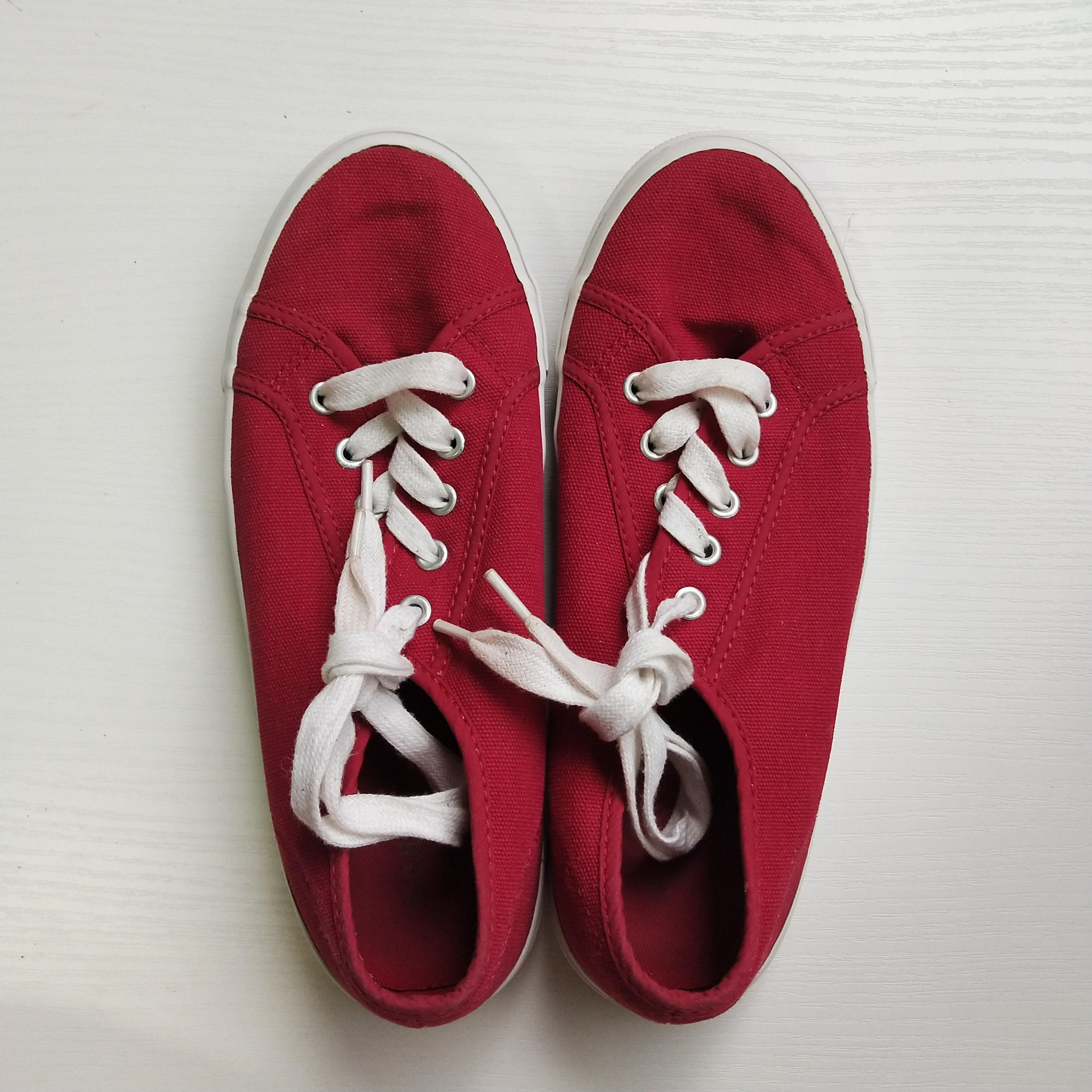 Sepatu Sneaker Wanita Warna Merah Fesyen Wanita Sepatu Di Carousell