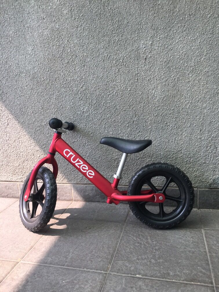 Sepeda anak Cruzee balancing bike, Olah 