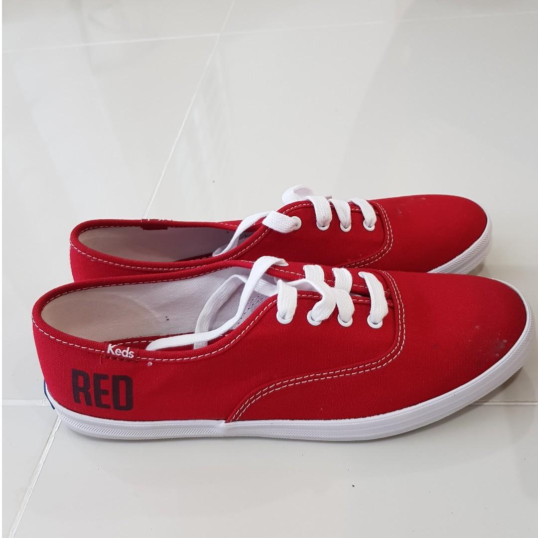 Taylor swift discount red keds