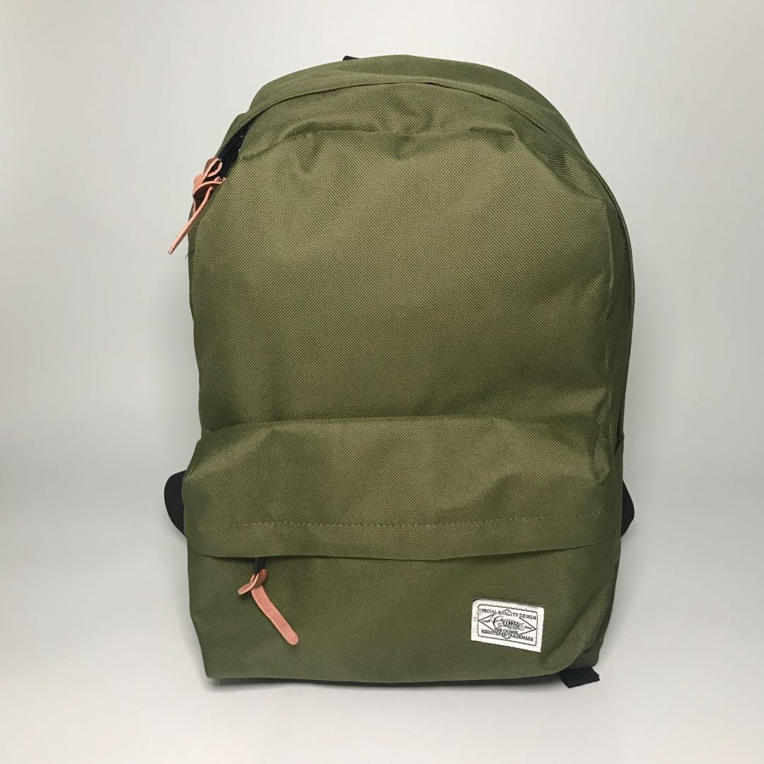 The Crimie 軍綠色背包背囊backpack, 男裝, 袋, 背包- Carousell