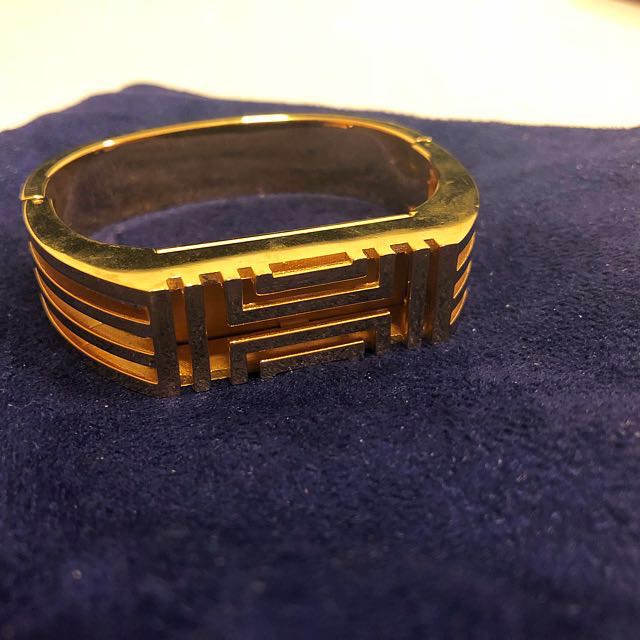 Tory burch for 2024 fitbit metal hinged bracelet