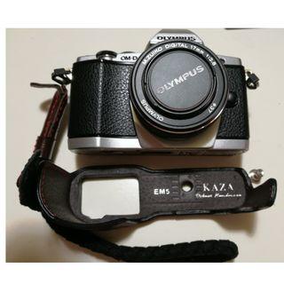 Olympus E-M5 MI + accessories