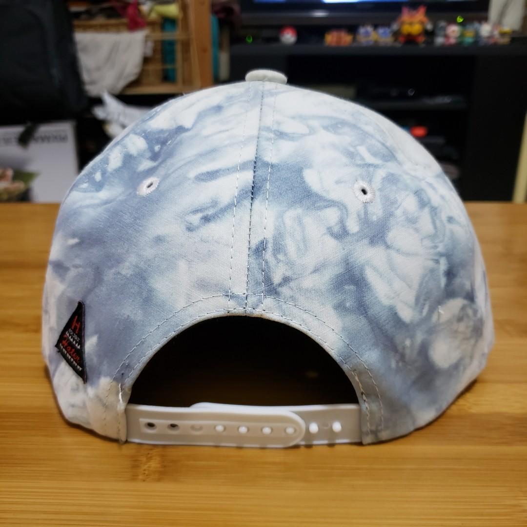 Cap （分類：棒球帽、帽）位於 Hong Kong。 由 kenichinose 提交（商品編號 230598085，圖片 4）。簡介： Hater Cap Plain white with little blue design on it Snapback free size *The side maybe little dirty。