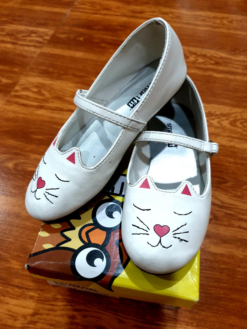Cute Cat Shoes, Babies & Kids, Babies & Kids Fashion on Carousell