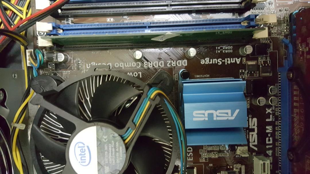 Desktop computer (Category: Computer Parts) located in Kuala Lumpur. Submitted by avenuebay (Listing ID 230552559, Image 3). Description: Intel pentium E5500 Asus mainboard 41 chip set 775 socket 2gb ddr 3 ram 500gb hdd Graphic card 1g ddr2, 128bit.