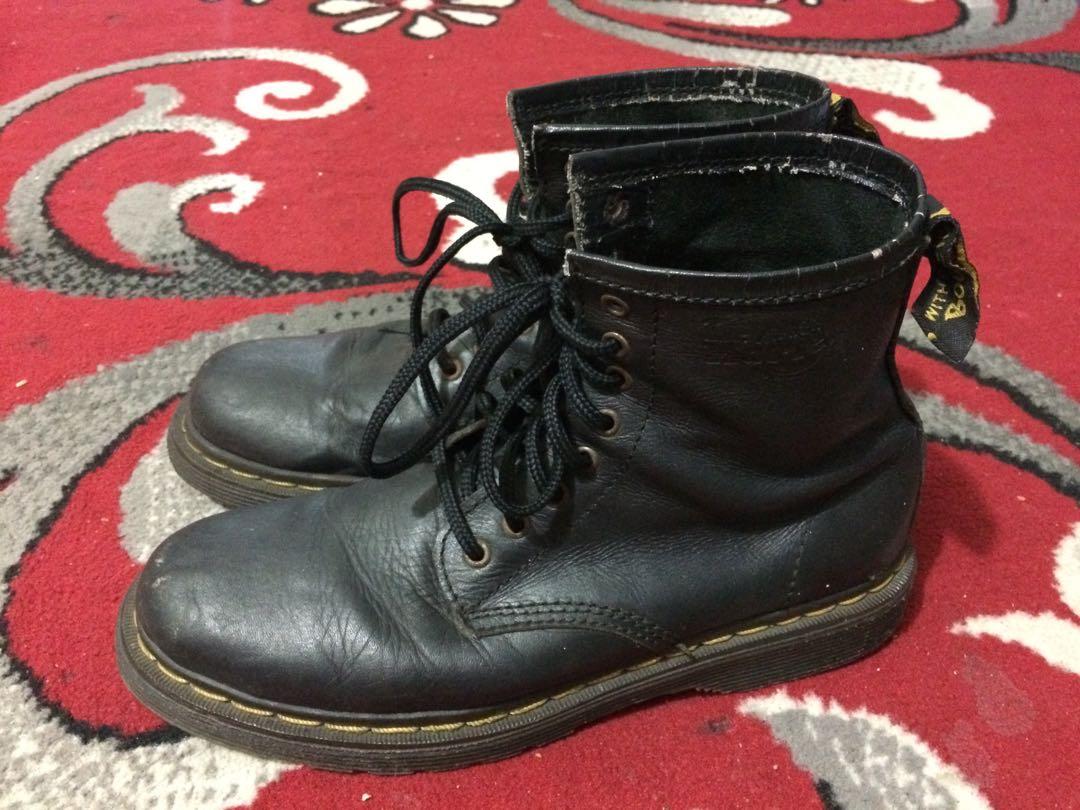 Dr martens 8 best sale hole made in england