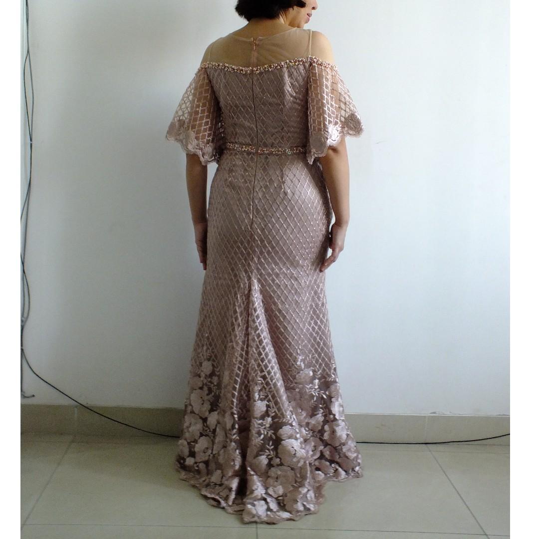 Dress pesta deals warna rose gold