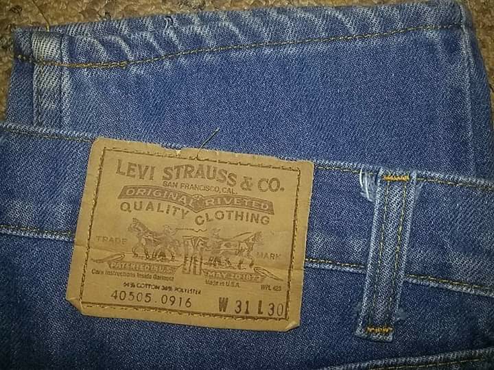 levis wangsa walk