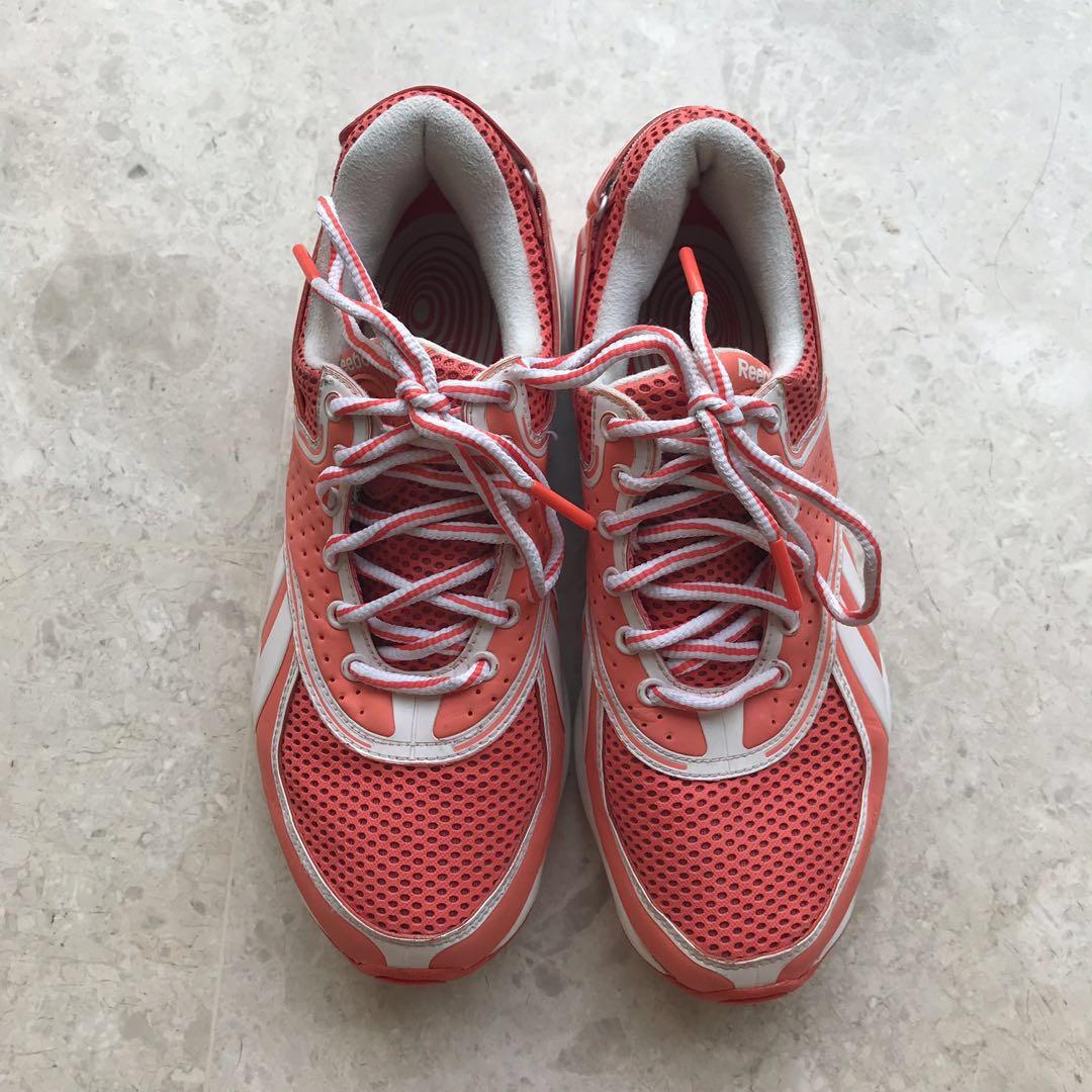 REEBOK EASYTONE Women s Fashion Footwear Sneakers on Carousell