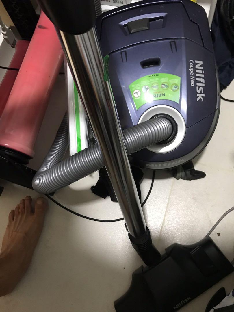 Vacuum Cleaner Nilfisk coupe neo australia, TV & Home Appliances