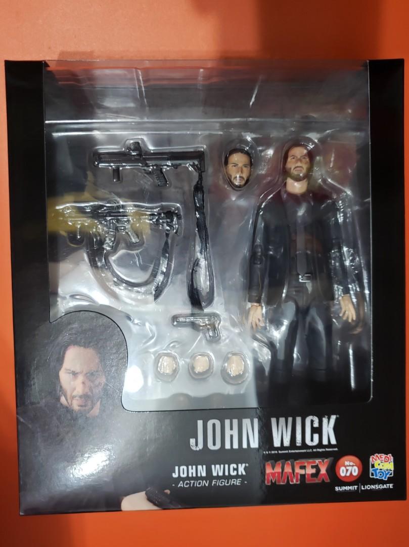 全新未開封日版Mafex No. 070 殺神John Wick 奇洛李維斯, 興趣及遊戲, 玩具& 遊戲類- Carousell