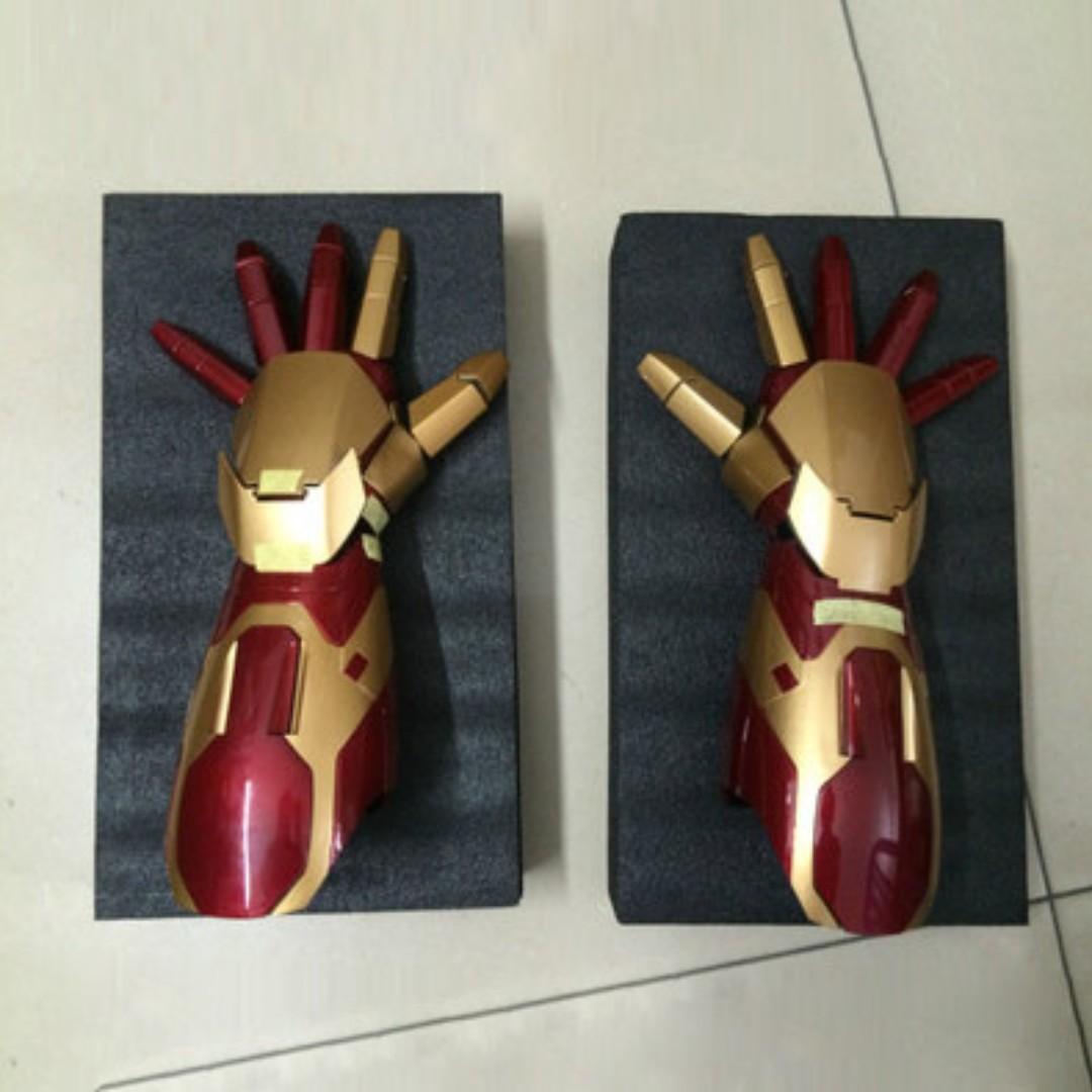2pcs Iron Man MK42 Mark XLII Arm Cat Toys 1 1 Armor Hand Mark42 Wearable LED Cattoys