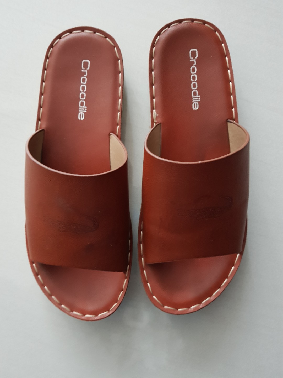 Crocodile store brand sandals