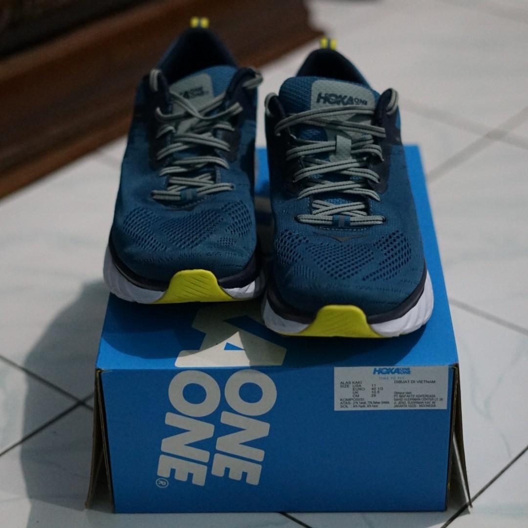 Di Jual Sepatu Hoka One One Arahi 3 Original Fesyen Pria Sepatu Sneakers Di Carousell