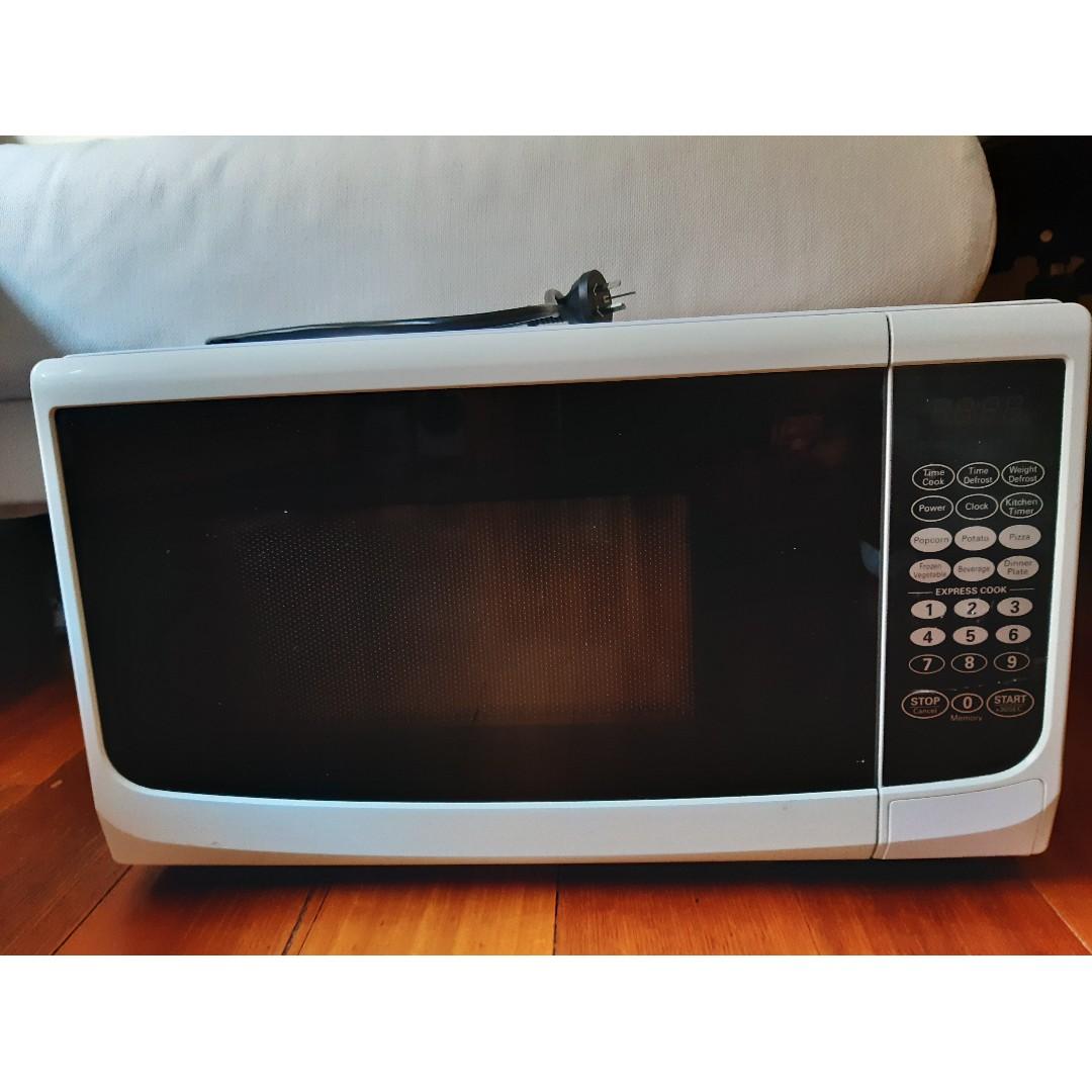 Homemaker EM720CWW(F)PM 700W 18L Microwave Oven, Kitchen & Appliances