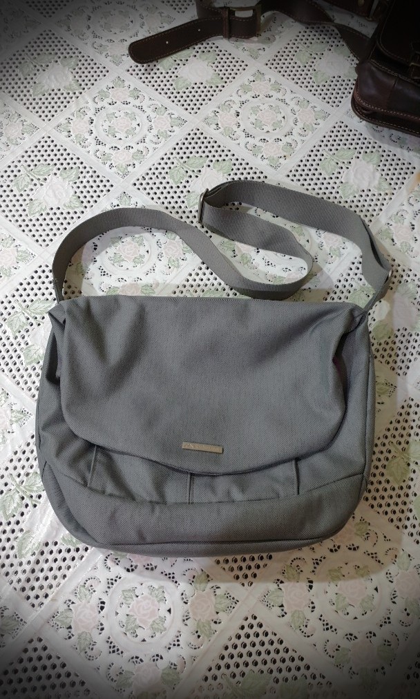 Kathmandu cross deals body bag