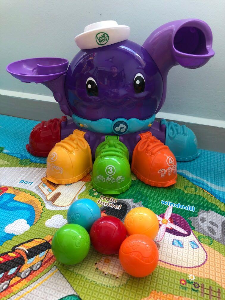 Leapfrog peek a shoe octopus store