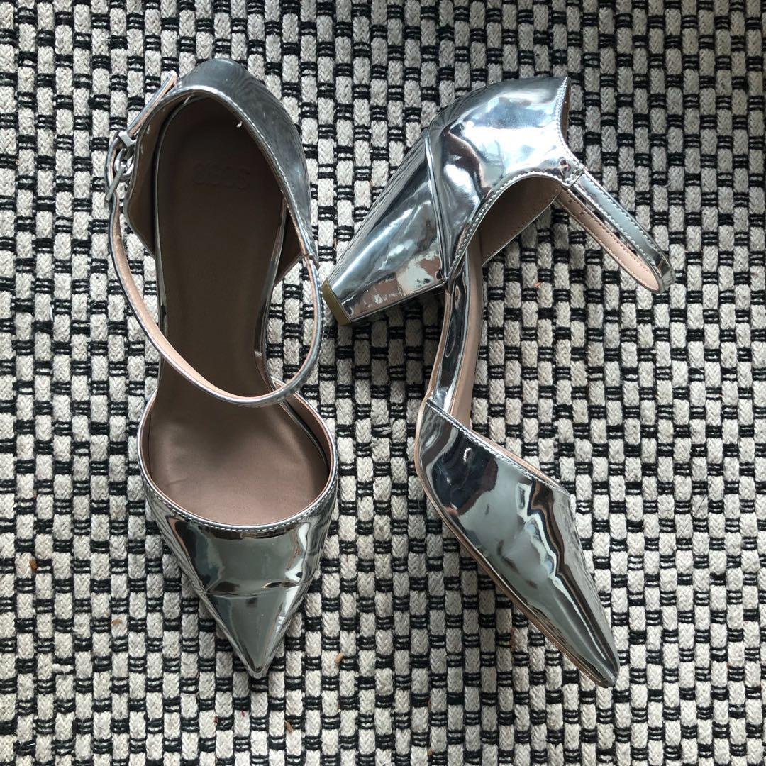silver heels size 4.5