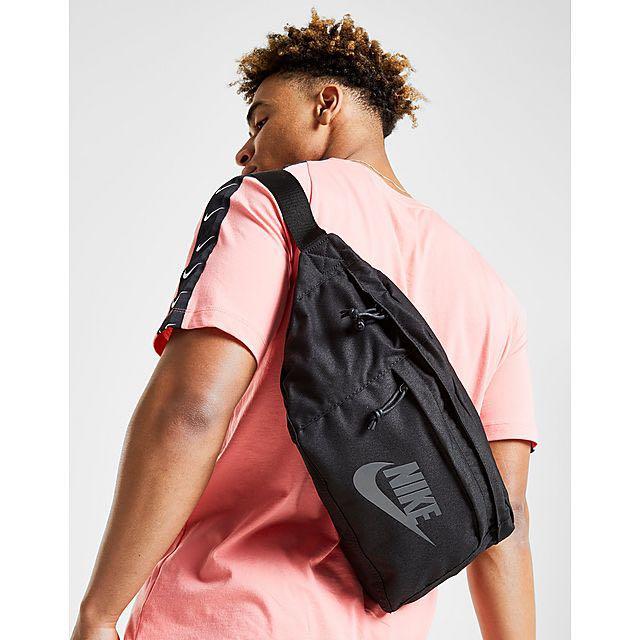Nike Tech Waist Bag, Men's Fashion 