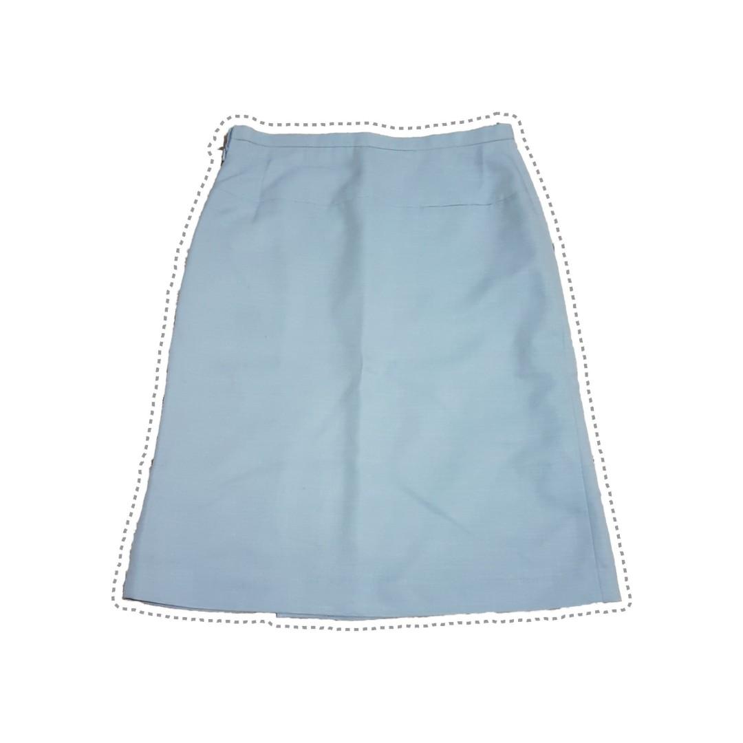 Office Skirt (Category: Skirts) located in Manila. Submitted by xmyra (Listing ID 230798199, Image 1). Description: Lagpas tuhod.